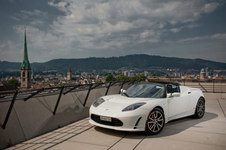 La Tesla Roadster blanche