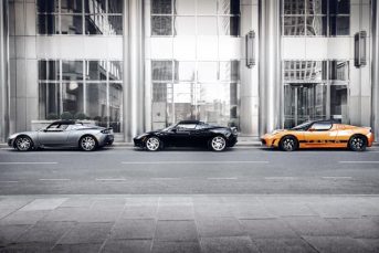 3 superbes Tesla Roadster
