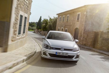 vw-golf-gte-2017-0009