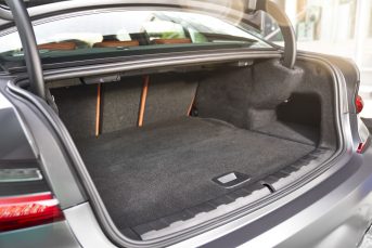 BMW Série 3 330e Berline 2019 11