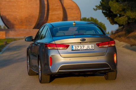 kia-optima-hybride-rechargeable-europe-0010