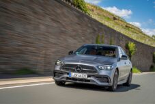 La Mercedes Classe C 300 e (hybride rechargeable essence) dynamique