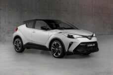 Le Toyota C-HR GR Sport reçoit les vitres surteintées de série