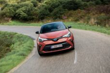 Toyota C-HR SUV hybride 8