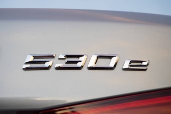 bmw-530e-0022