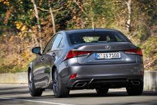 lexus-is-300h-2017-0008