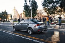 lexus-is-300h-2017-0012