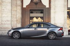 lexus-is-300h-2017-0018