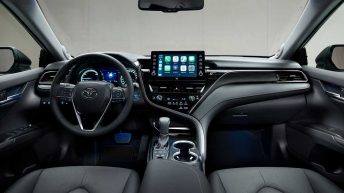toyota-camry-2021-interieur