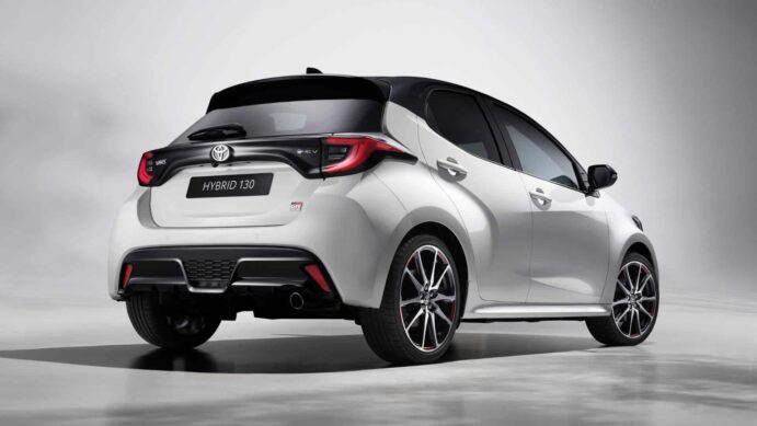 Toyota Yaris hybride 130 ch 6