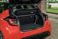 Le volume du coffre de la Yaris hybride est de 286 l