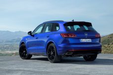 Volkswagen-Touareg-R-eHybrid-2020-08