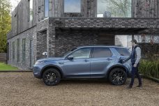 Land-Rover-Discovery-Sport-P300e-2020-04
