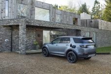 Land-Rover-Discovery-Sport-P300e-2020-07