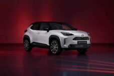 Toyota Yaris Cross SUV hybride 24