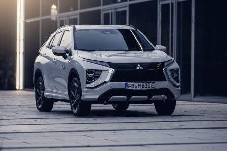 Mitsubishi Eclipse Cross PHEV 2021 01