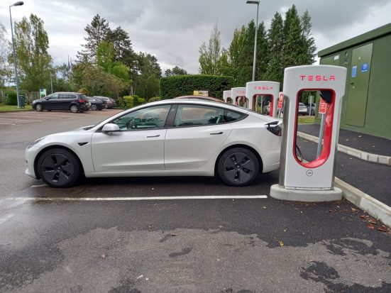 Superchargeurs Tesla : tout ce que vous devez savoir