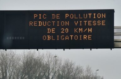 Timbre vert – Pic de pollution et réduction de vitesse : pour les voitures électriques aussi ?