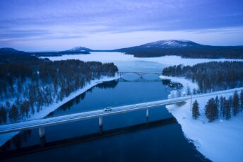 BMW iX5 Hydrogen in Arjeplog Feb 22