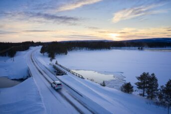 BMW iX5 Hydrogen in Arjeplog Feb 22