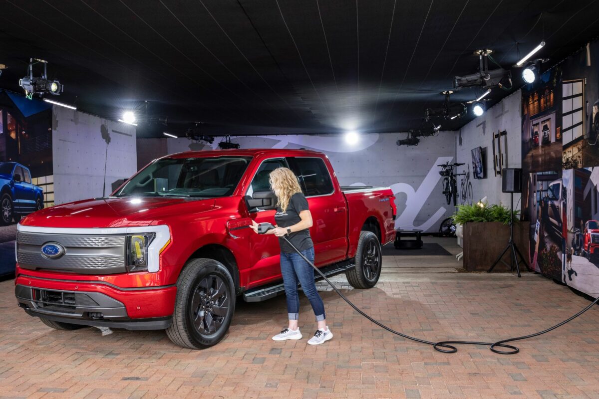 LeF150 Lightning sur le point d'être branché 