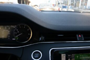 Comparo_RangeRoverEvoque_PHEV_Flexfuel (171)