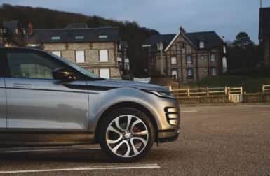 Essai – Range Rover Evoque hybride rechargeable et E85 : chic peut-être, mais écologique, vraiment ?