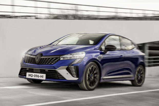 Pourquoi Renault baisse le prix de ses hybrides