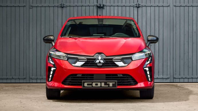 Mitsubishi Colt hybride 13