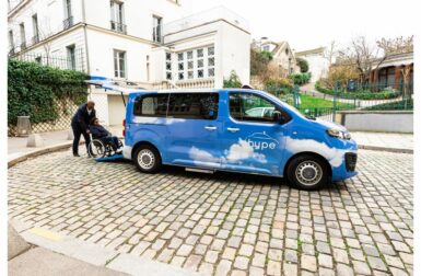 Stellantis déploie 50 taxis à hydrogène adaptés aux personnes à mobilité réduite