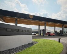 Porsche présente ses salons de recharge haut de gamme, avec un kWh pas cher !