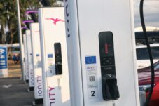 Voyage-electrique-borne-de-recharge-autoroute-a7-aire-05