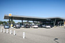 Voyage-electrique-borne-de-recharge-autoroute-a7-aire-07