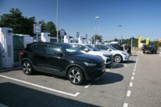 Voyage-electrique-borne-de-recharge-autoroute-a7-aire-09