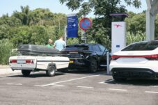 Voyage-electrique-borne-de-recharge-autoroute-a7-aire-14