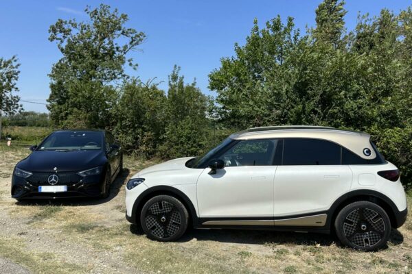 Témoignage – Caroline et Valentin, un couple tout électrique en Mercedes EQE et Smart #1