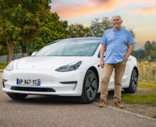 Interview vidéo – Jean-Marc, heureux propriétaire d’une rare Tesla Model 3 Propulsion à grande autonomie